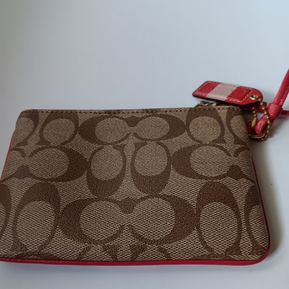Coach wristlet beige pink straps. Excellent condition - Picture 4 of 7